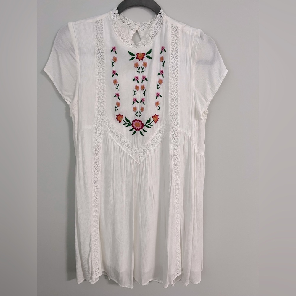 Francesca’s white mini dress, size small